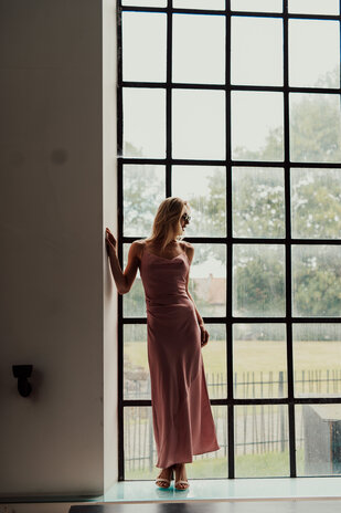 LEANIE robe longue satinée rose LEANIE robe longue satinée rose