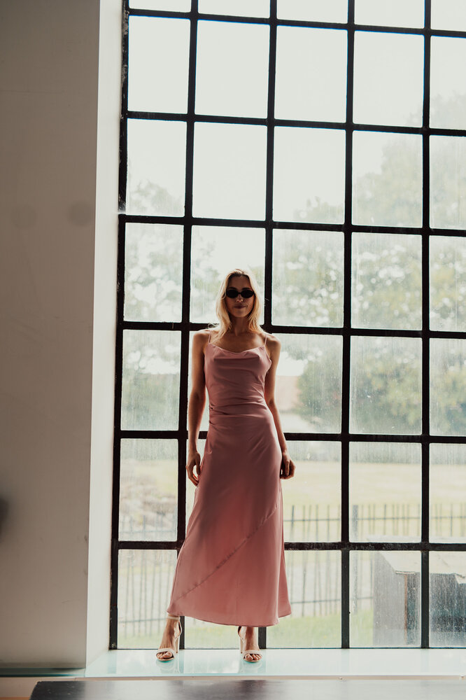 LEANIE robe longue satinée rose LEANIE robe longue satinée rose