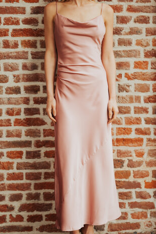 LEANIE robe longue satinée rose LEANIE robe longue satinée rose