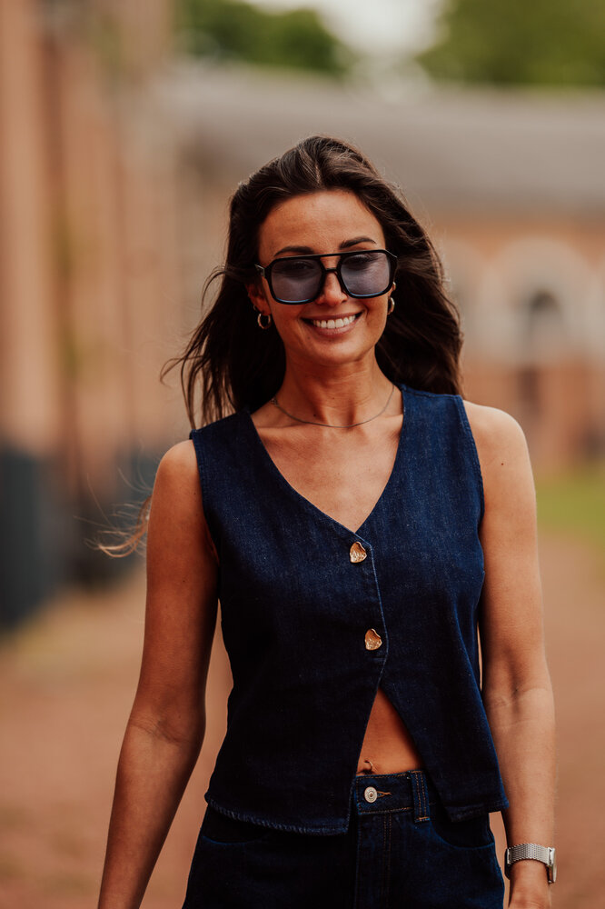 Gilet en jean sans manches THEONIE Gilet en jean sans manches THEONIE