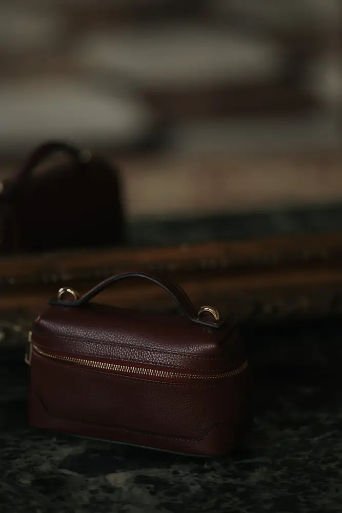 Sac bordeaux brillant VANITY Sac bordeaux brillant VANITY