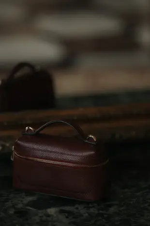 Sac bordeaux brillant VANITY Sac bordeaux brillant VANITY