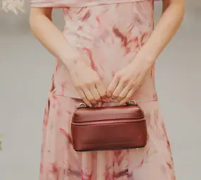 Sac bordeaux brillant VANITY