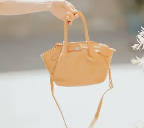 Sac en cuir grainé camel VELORIA