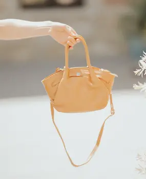 Sac en cuir grainé camel VELORIA