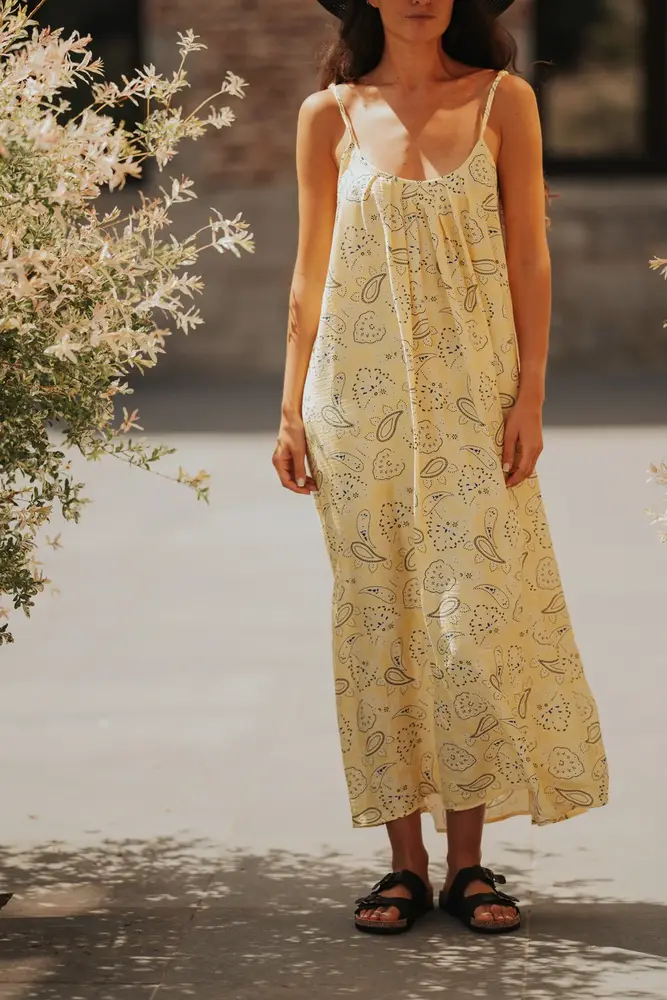 Longue robe jaune MANGO