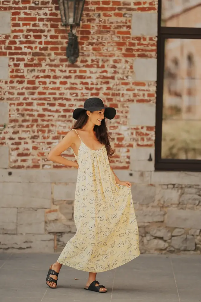 Longue robe jaune MANGO