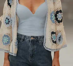 Gilet crochet bleu ciel NAEL