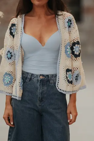 Gilet crochet bleu ciel NAEL