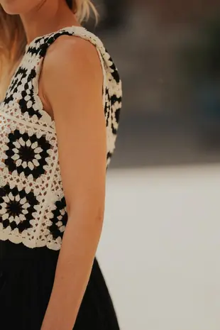 Blouse en crochet noir ELINA