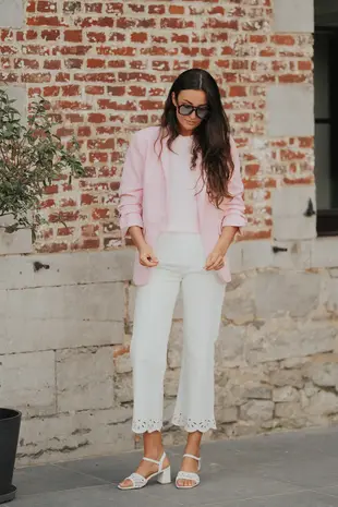 LOLA jean blanc droit à broderie anglaise LOLA jean blanc droit à broderie anglaise