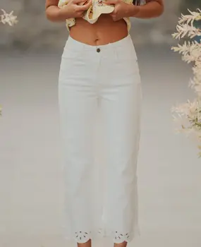 LOLA jean blanc droit à broderie anglaise