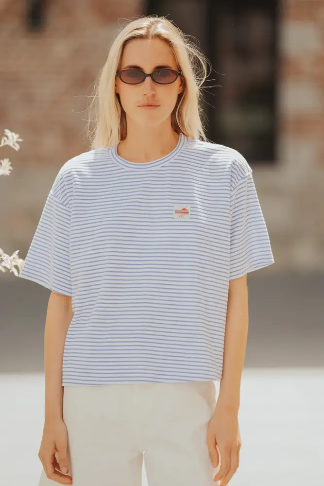T-shirt rayé bleu ciel et blanc oversize COLETTE