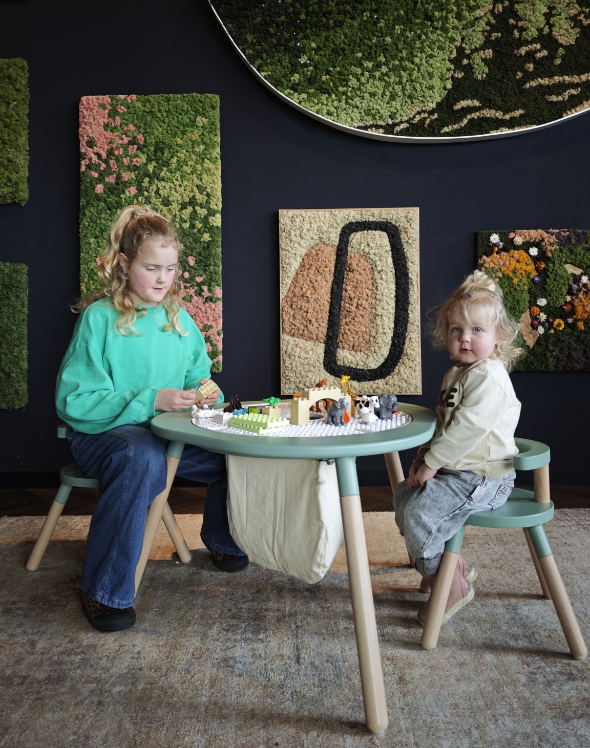 Showroom mosschilderij Filou en Sammie