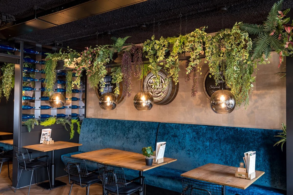 Kunsthangplanten op kantoor