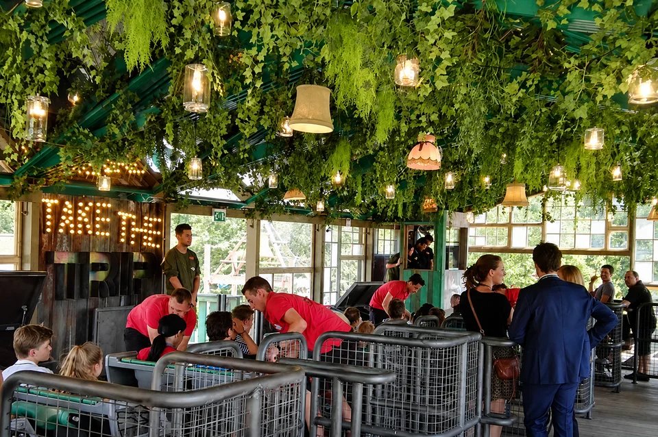 Kunsthangplanten op kantoor