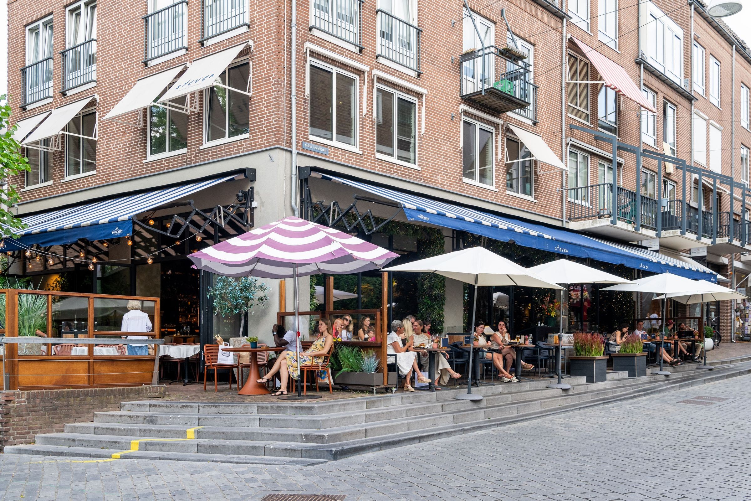 Restaurant Steven: grüne Fassade
