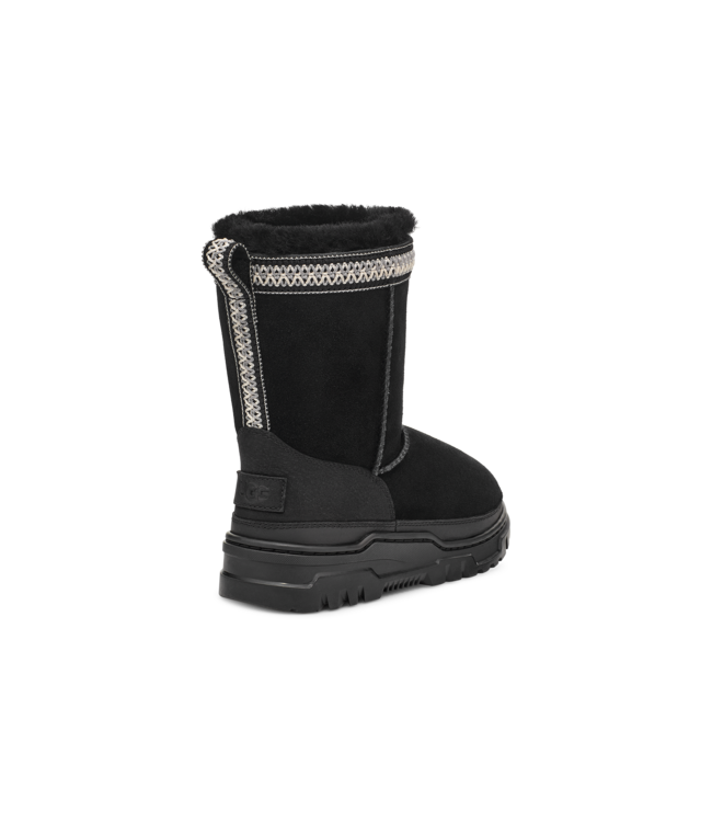 UGG KIDS CLASSIC SHORT TRAILGAZER BLK