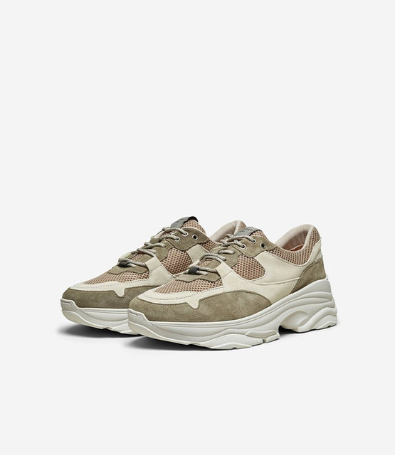 Sneakers Sneakers