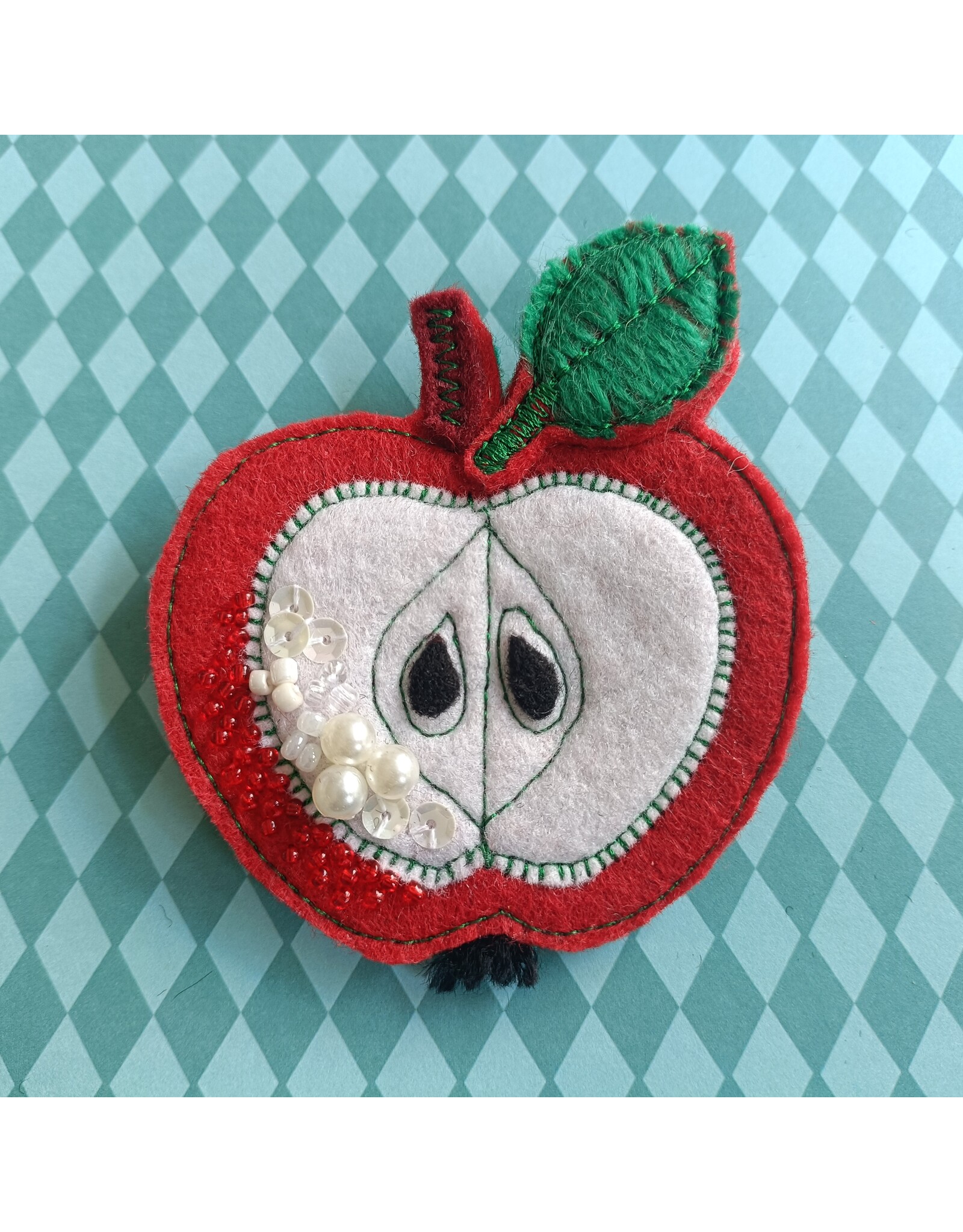 Broche An Apple a Day
