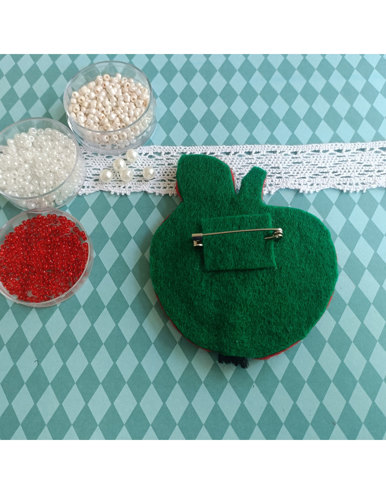 Broche An Apple a Day