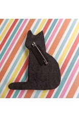 Broche Kat