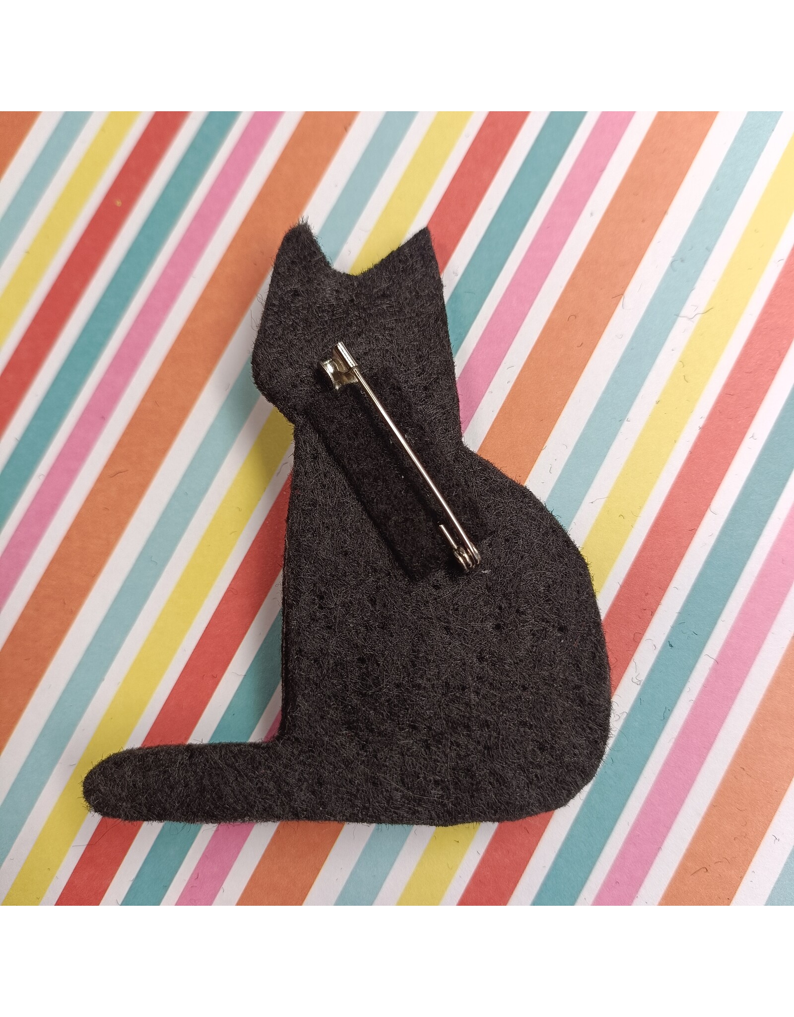 Broche Kat