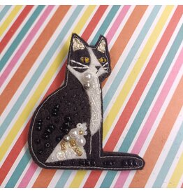 Broche Kat