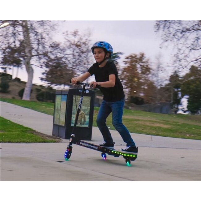 Wiggler Step Razor Powerwing Lightshow Zwart