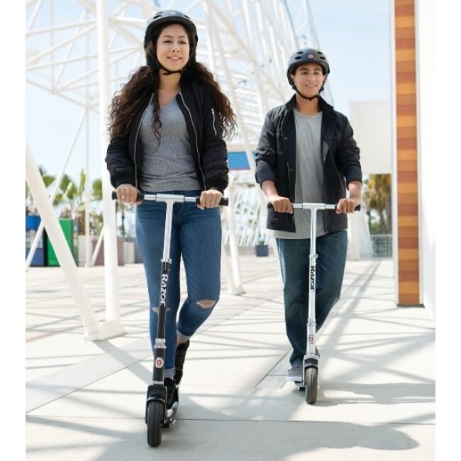 Opvouwbare Step Razor A5 Air Luchtbanden Zwart