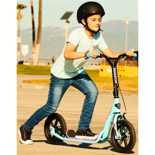 Razor Flashback Step Met Luchtbanden Blauw - Showroom Model