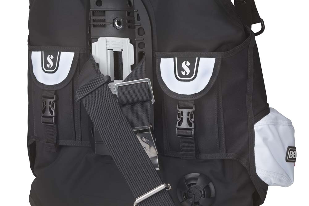 Scubapro Bella 2023 Lucas Divestore