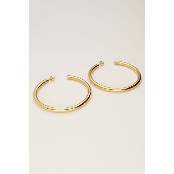 Bold statement oorringen basic large goudkleurig