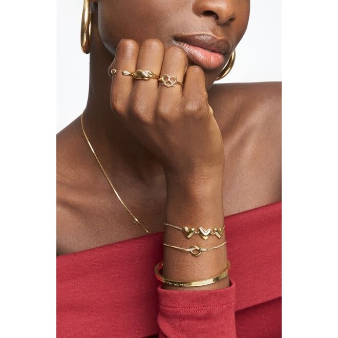 Bold armband met drie hartjes goudkleurig