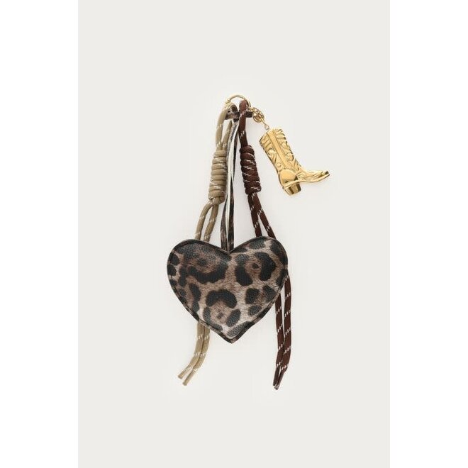 Bruine bag charm met panterprint hart