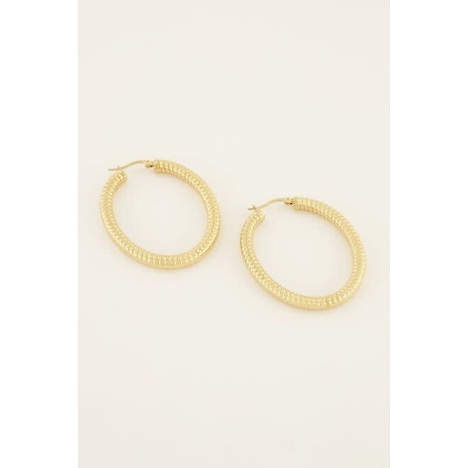 Ovale oorringen met ribbels Goudkleurig