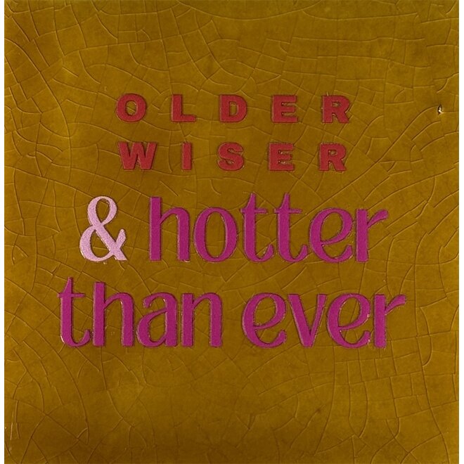 Tegel older wiser & hotter than ever oker/knalroze(rood-warmroze)