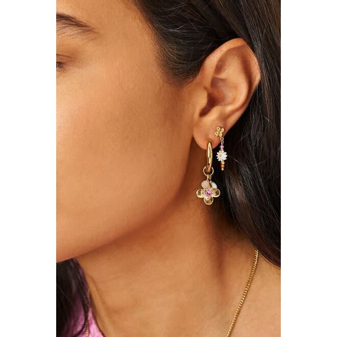 Botanical statement oorringen met bloem en roze strass steen