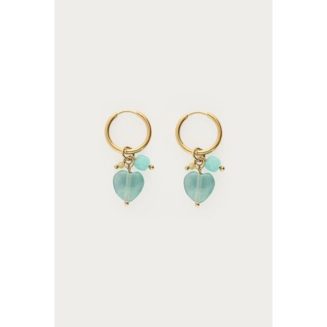 Botanical oorringen met blauwe hartjes en kralen