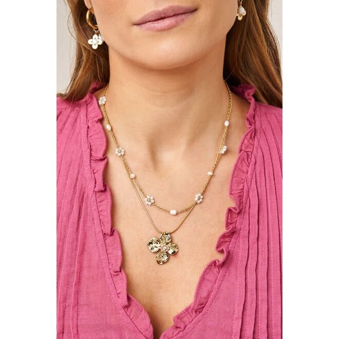 Botanical ketting met zoetwaterparel bloemen