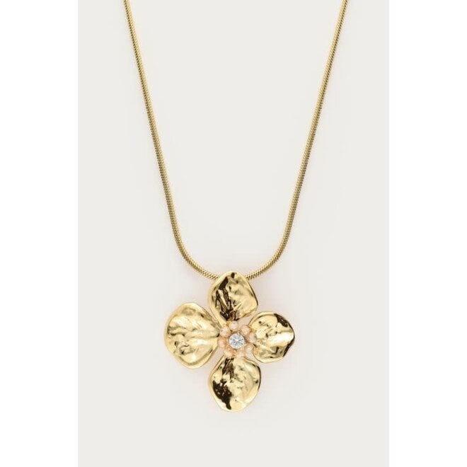 Botanical ketting met bloem en beige kralen