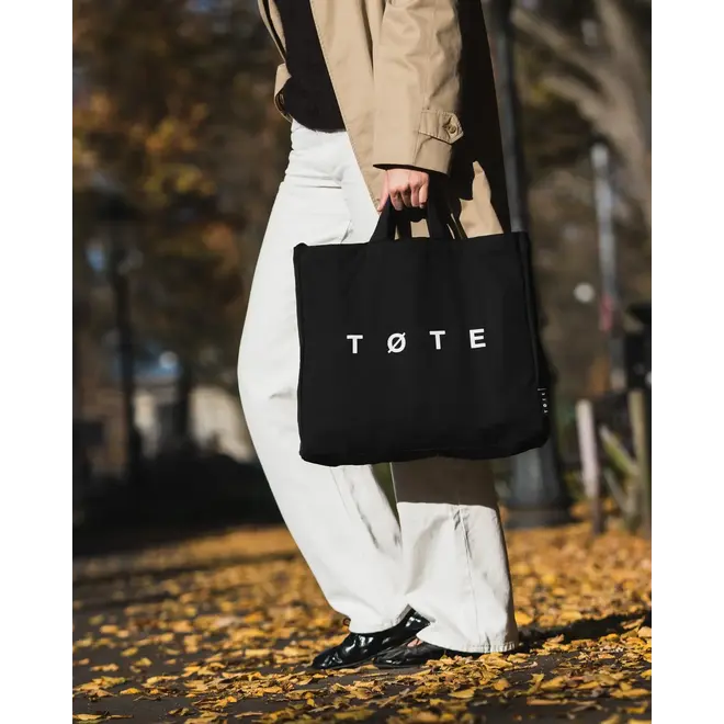Black TØTE Bag