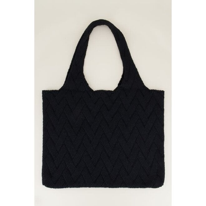 Zwarte tas met gebreid patroon