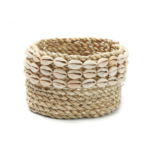 Bazar Bizar The Weaved Cowrie Basket - Natural - 15 x 8 cm Bazar Bizar The Weaved Cowrie Basket - Natural - 15 x 8 cm