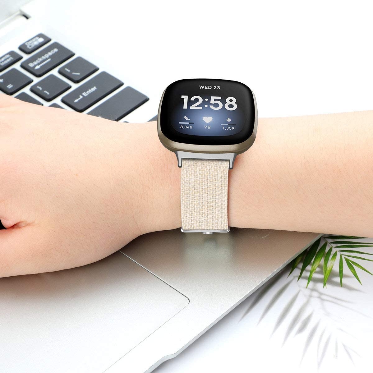 Fitbit Versa 3 / Sense Como Nylon Bandje - Champagne