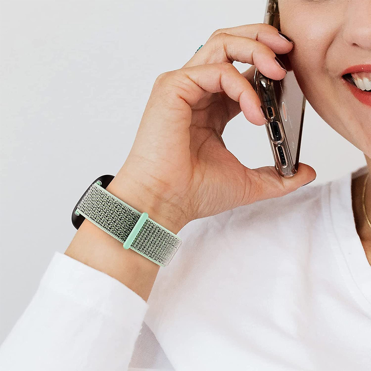Fitbit Versa 3 / Sense Nylon Velcro Bandje - Mintgroen