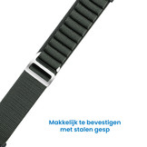Fitbit Versa 4 / Sense 2 Nylon Loop Bandje - Donkergroen