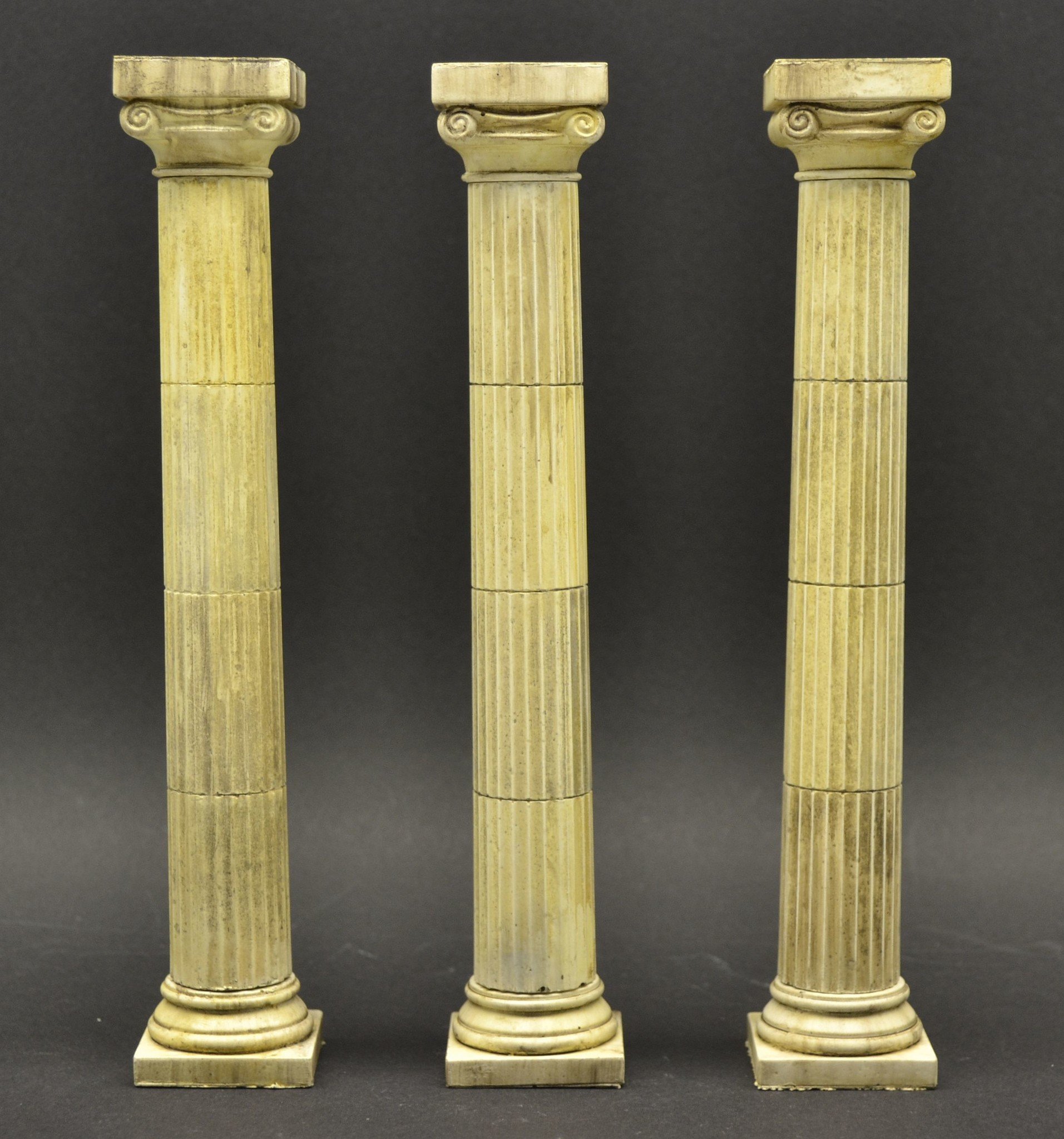 Dio Dump Greek Roman Ionic columns - 3 pieces - Scale 1/35 - Dio Dump - DD044