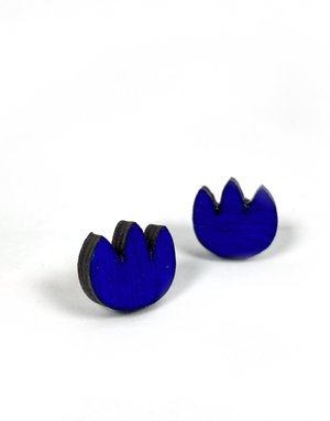 SHOCK OF GREY Wooden Tulip Stud Earrings - Blue