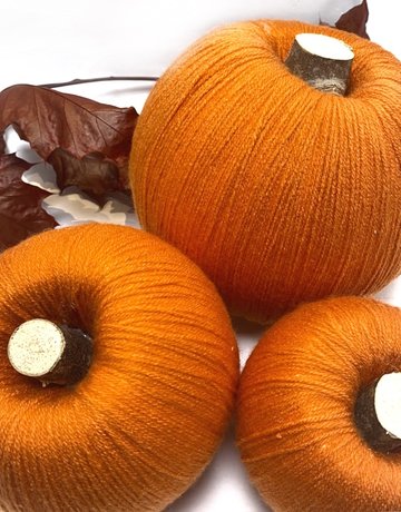 HONEYSUCKLE CRAFTS Yarn Pumpkin - Large